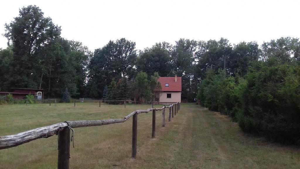 Chata Zahrada Madeta Veselí nad Lužnicí Esterno foto